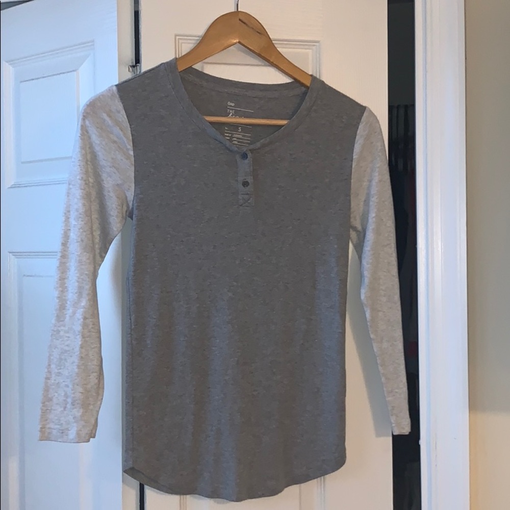 Gap three quarter sleeves top